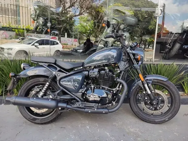 Royal Enfield Shotgun 650 ABS