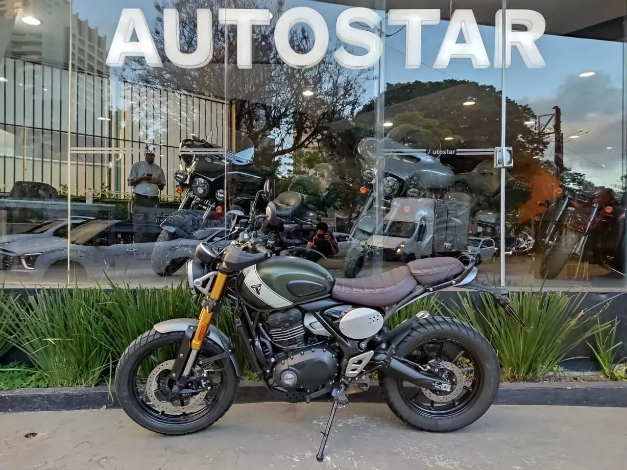 galeria Scrambler 400 X