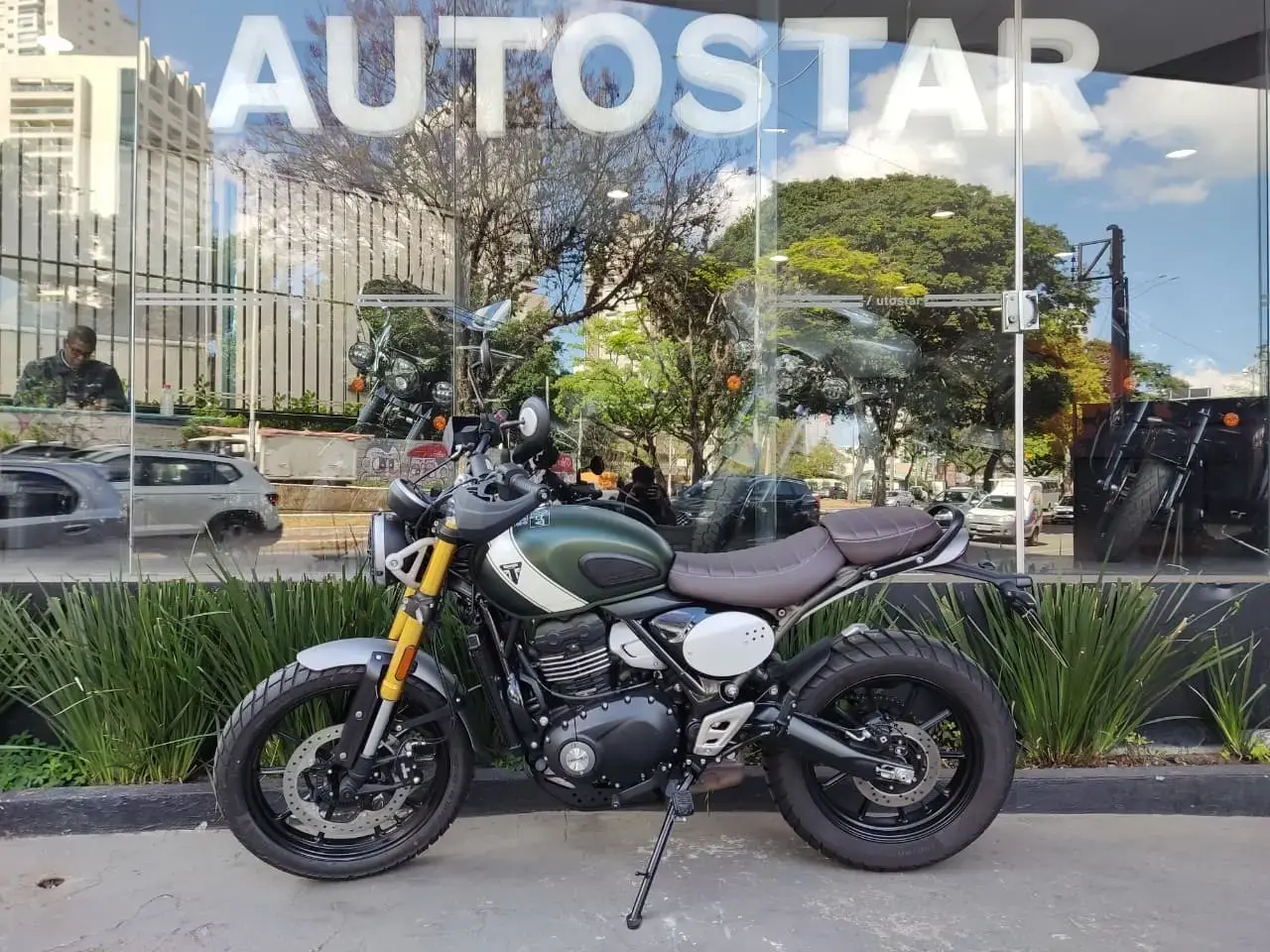 galeria Scrambler 400 X