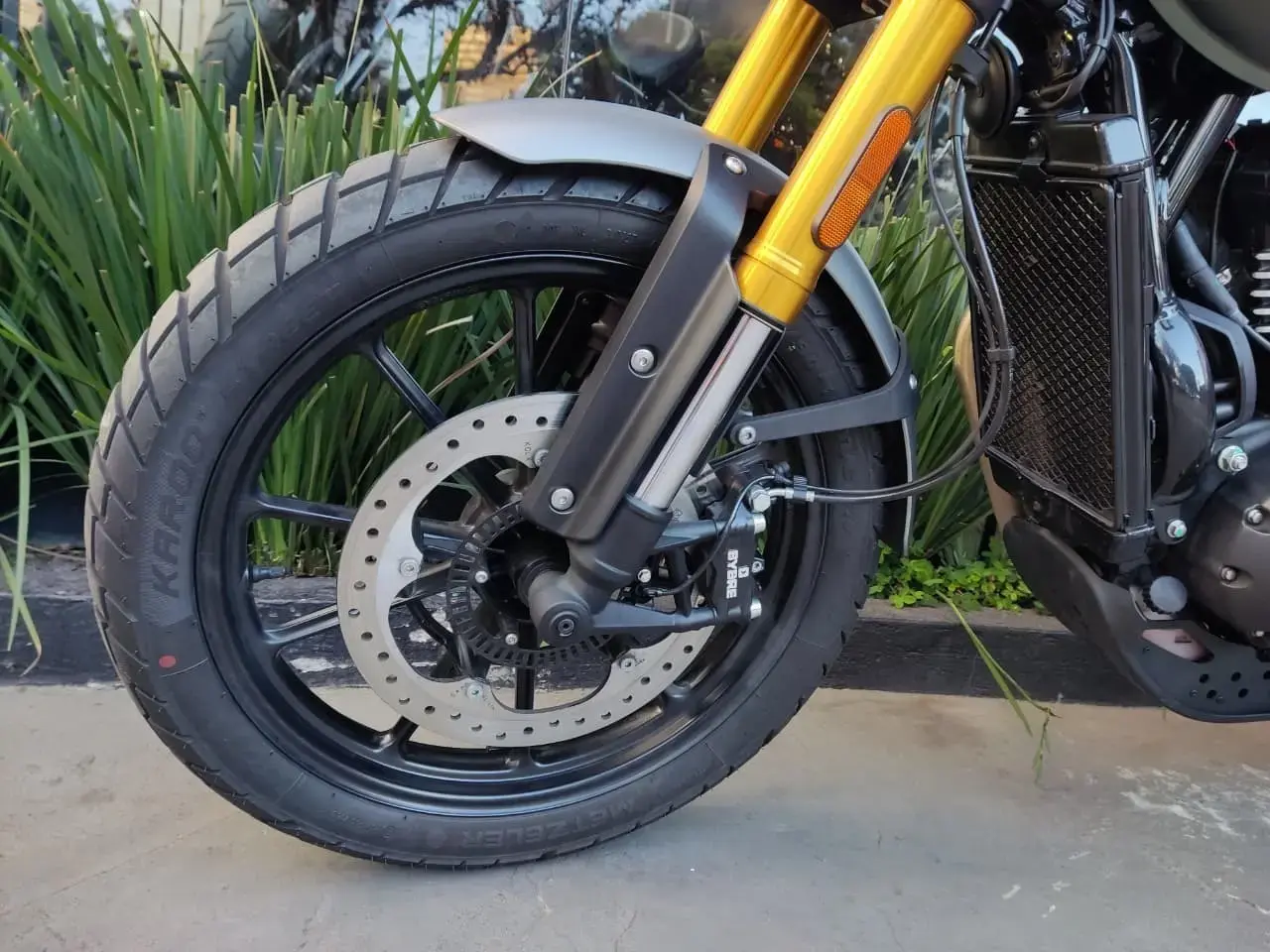 galeria Scrambler 400 X