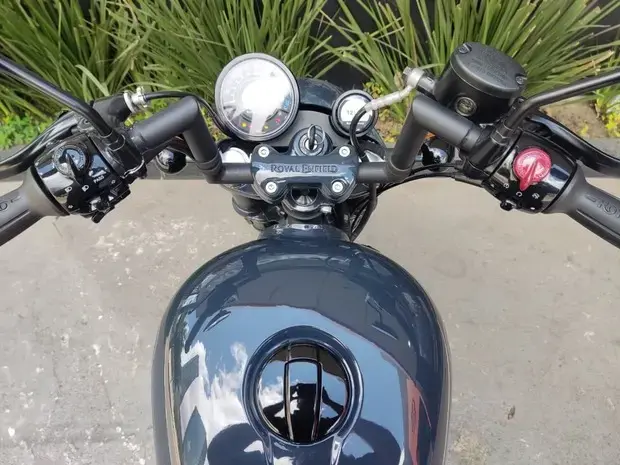 Royal Enfield Shotgun 650 ABS