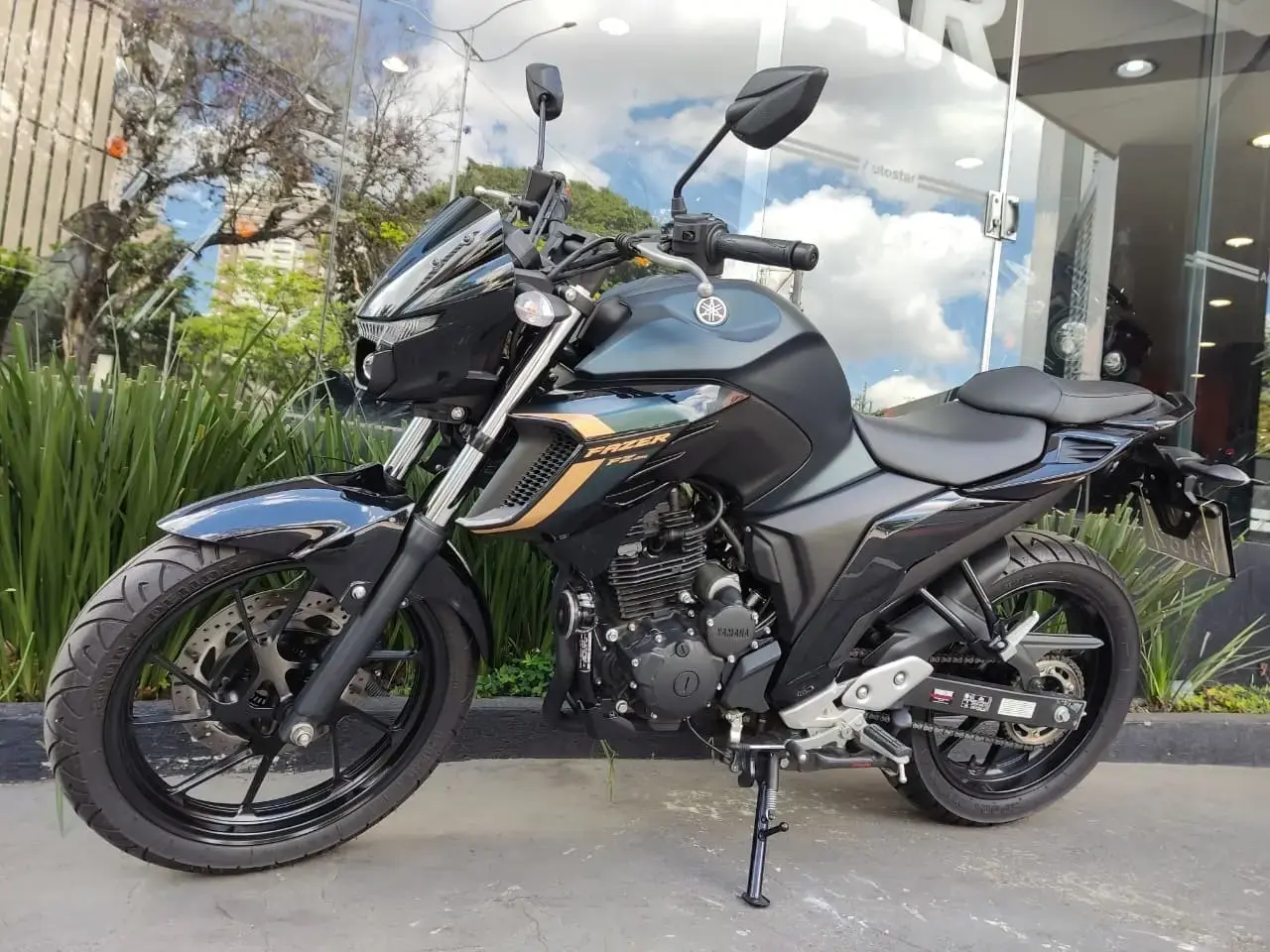 galeria Fazer FZ25