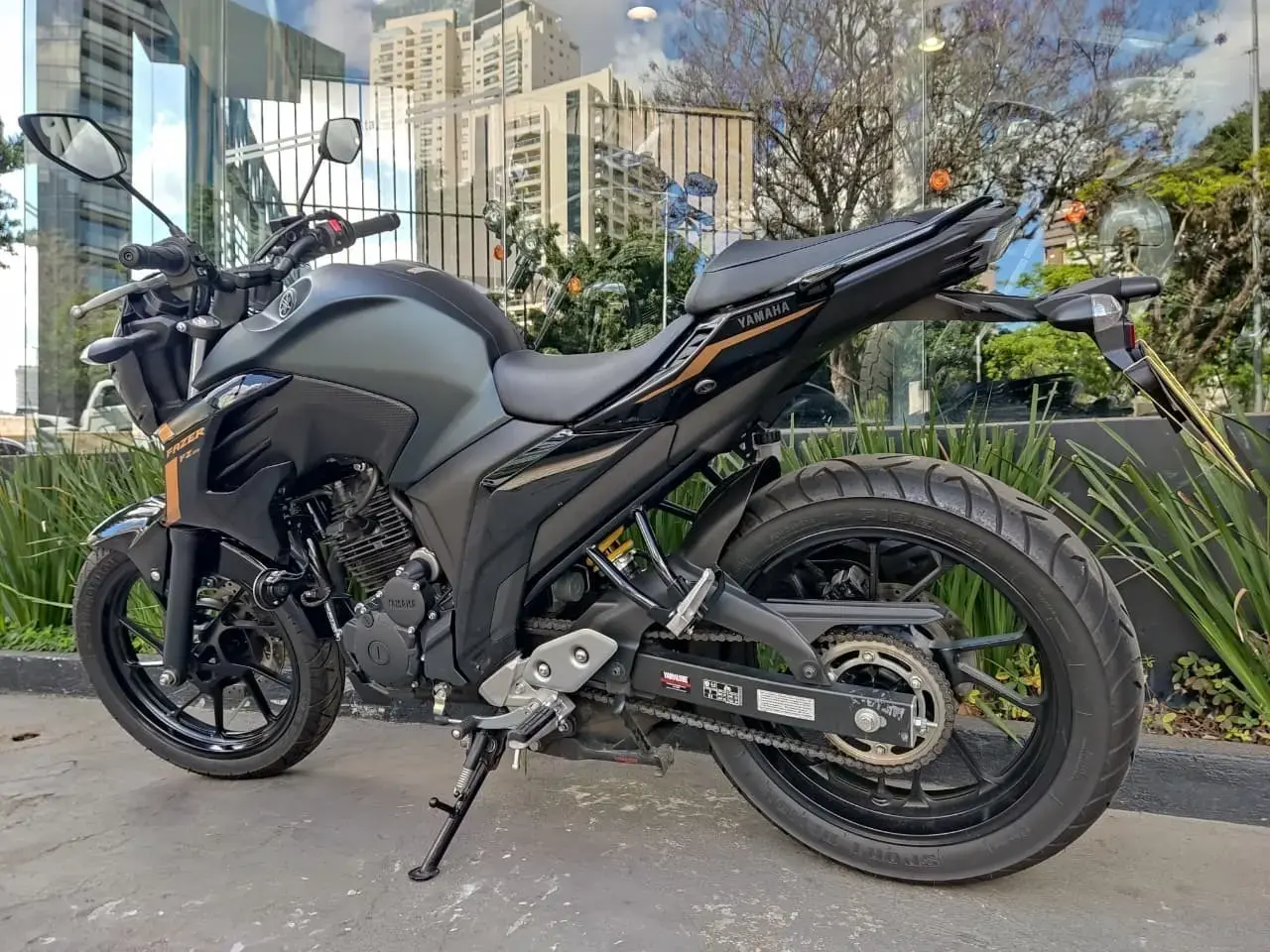 galeria Fazer FZ25