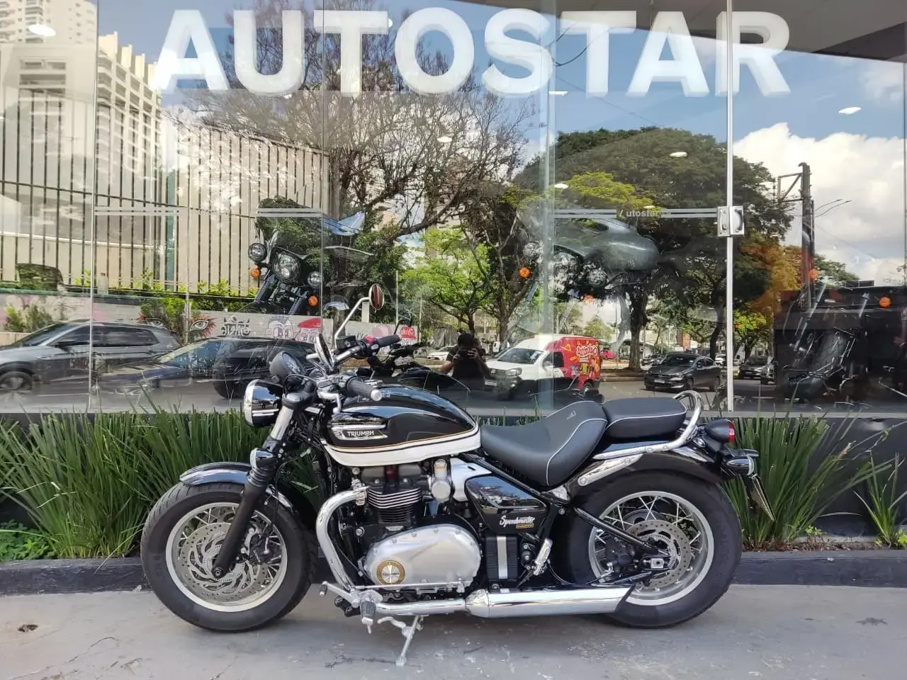 galeria Bonneville Speedmaster