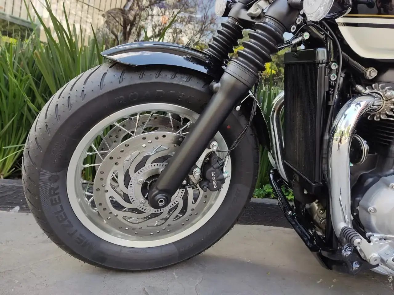 galeria Bonneville Speedmaster