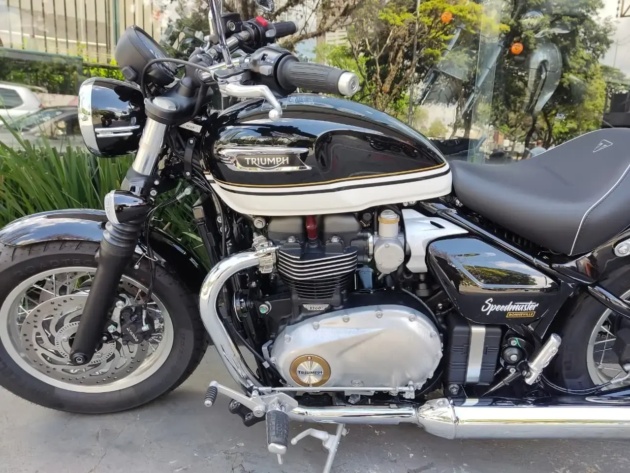 galeria Bonneville Speedmaster
