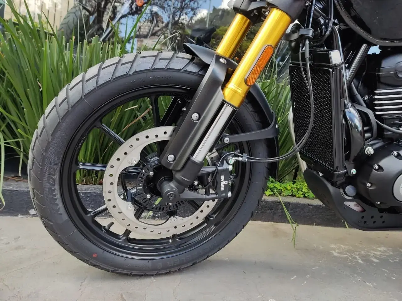 galeria Scrambler 400 X