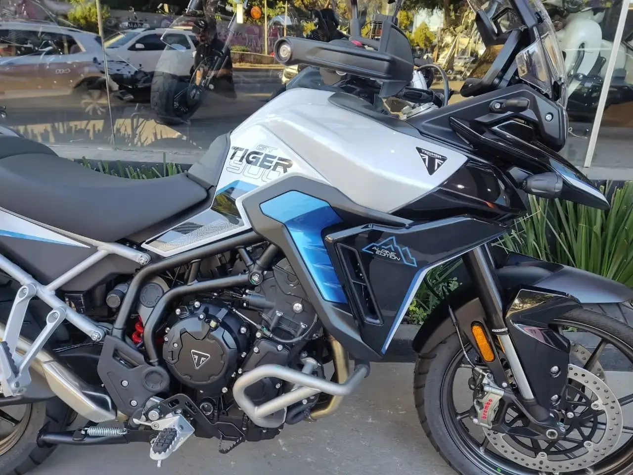 galeria Tiger 900