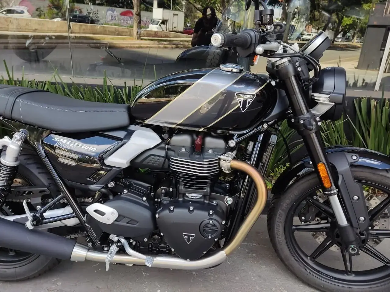 galeria Speed Twin 900