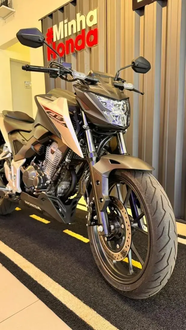 galeria CB 300F TWISTER