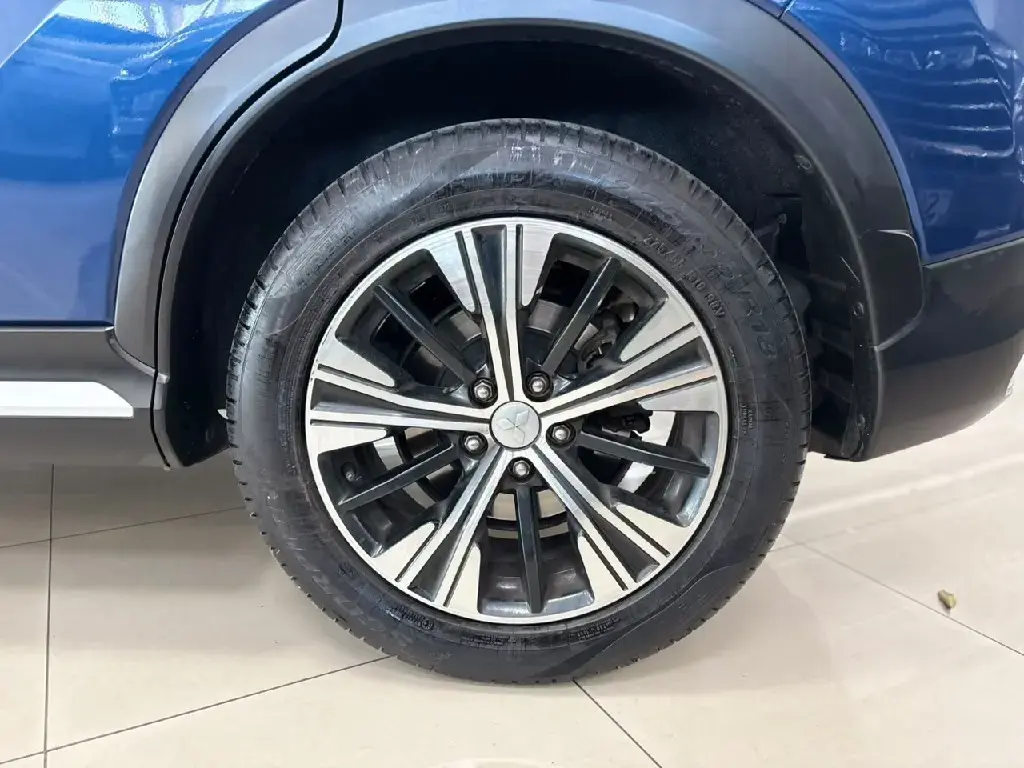 galeria ECLIPSE CROSS