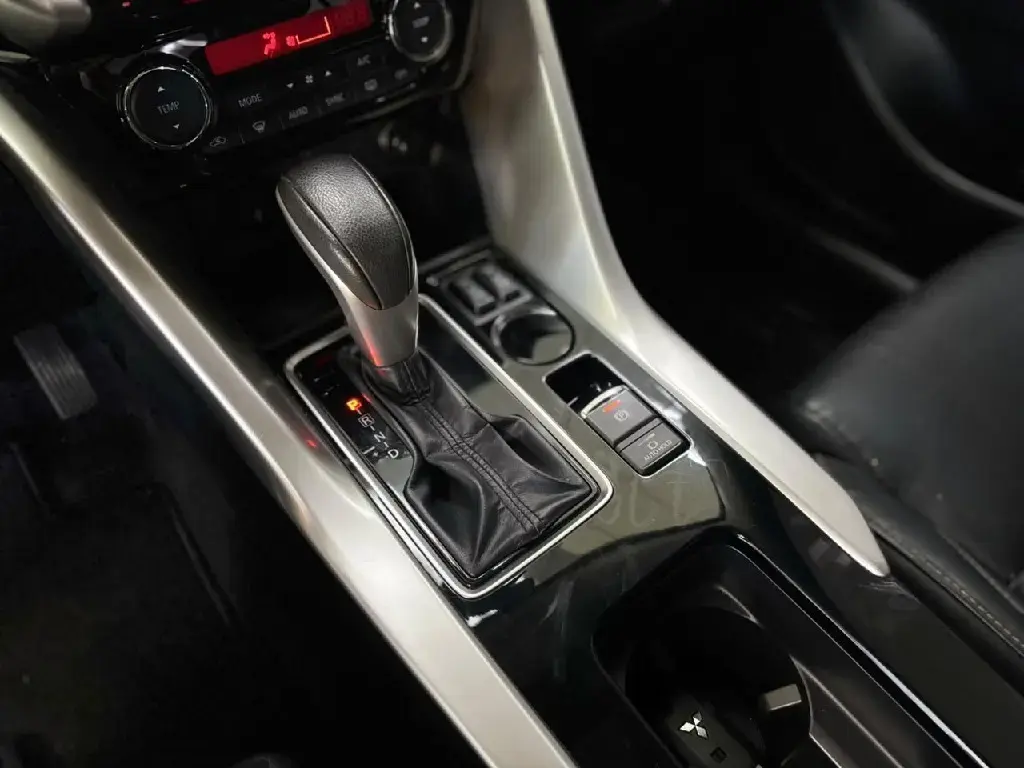 galeria ECLIPSE CROSS