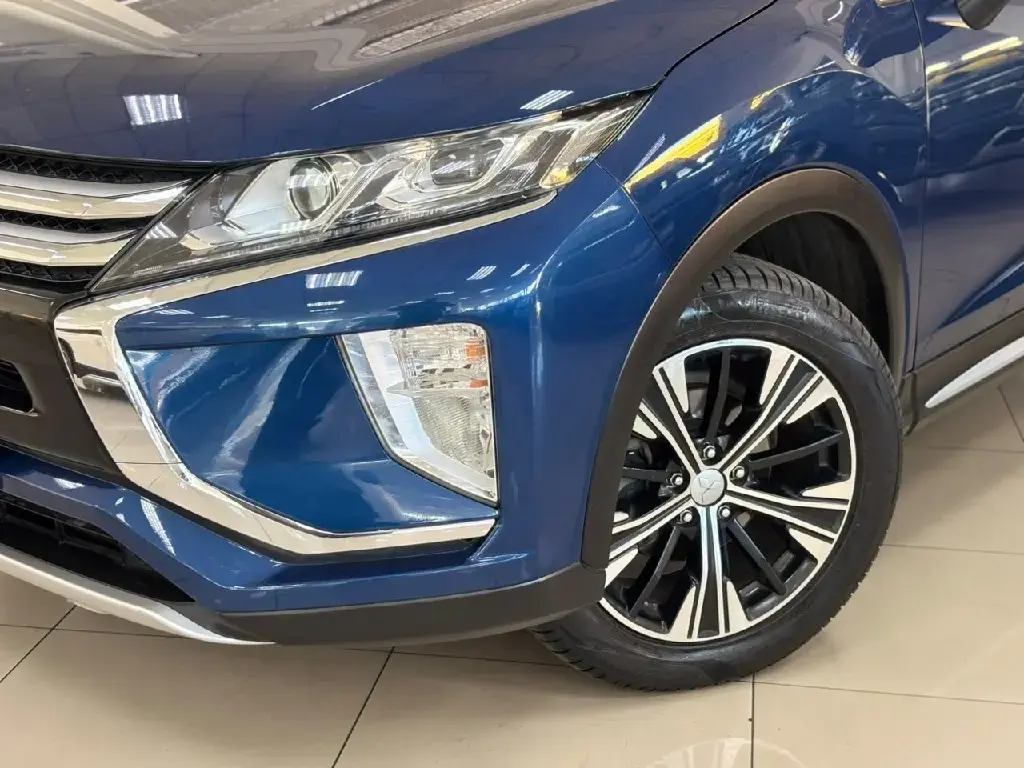 galeria ECLIPSE CROSS