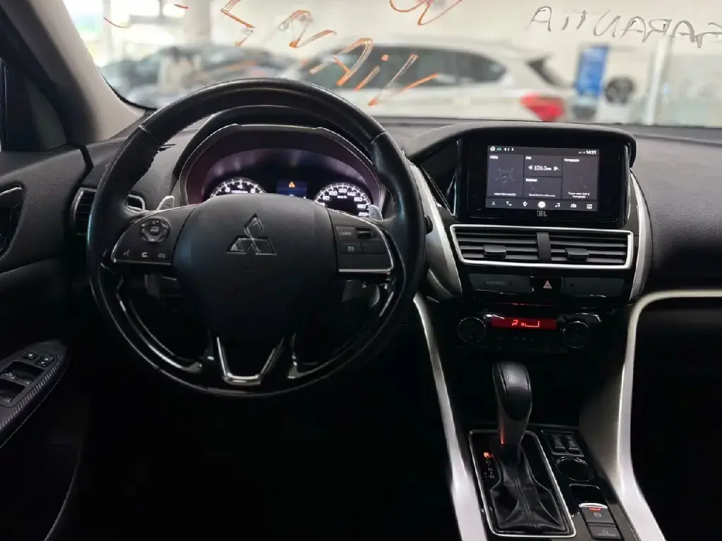galeria ECLIPSE CROSS