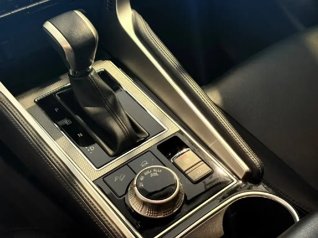 galeria PAJERO SPORT