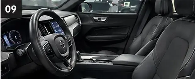 Volvo XC60 2.0 T8 HYBRID R-DESIGN AWD GEARTRONIC