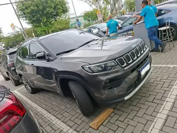 Jeep COMPASS 1.3 T270 TURBO FLEX LIMITED AT6