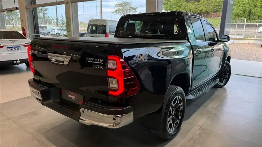 Toyota Hilux 2.8 D 4d Turbo Diesel Cd Srx 4X4 Automático - foto 3