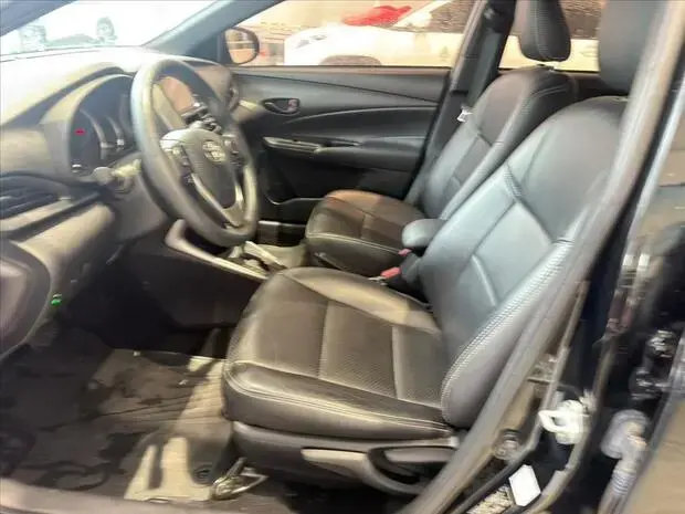 Toyota YARIS 1.3 16V FLEX XL LIVE MULTIDRIVE