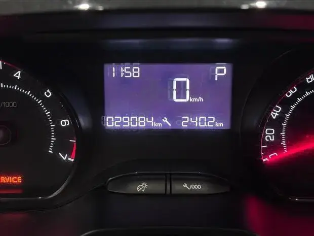 Peugeot 2008 1.6 16V FLEX ALLURE 4P AUTOMÁTICO