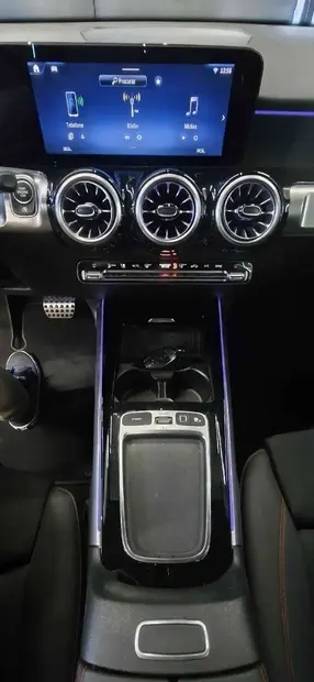 Mercedes Benz GLB 220 2.0 MHEV AMG LINE 4MATIC 8G-DCT