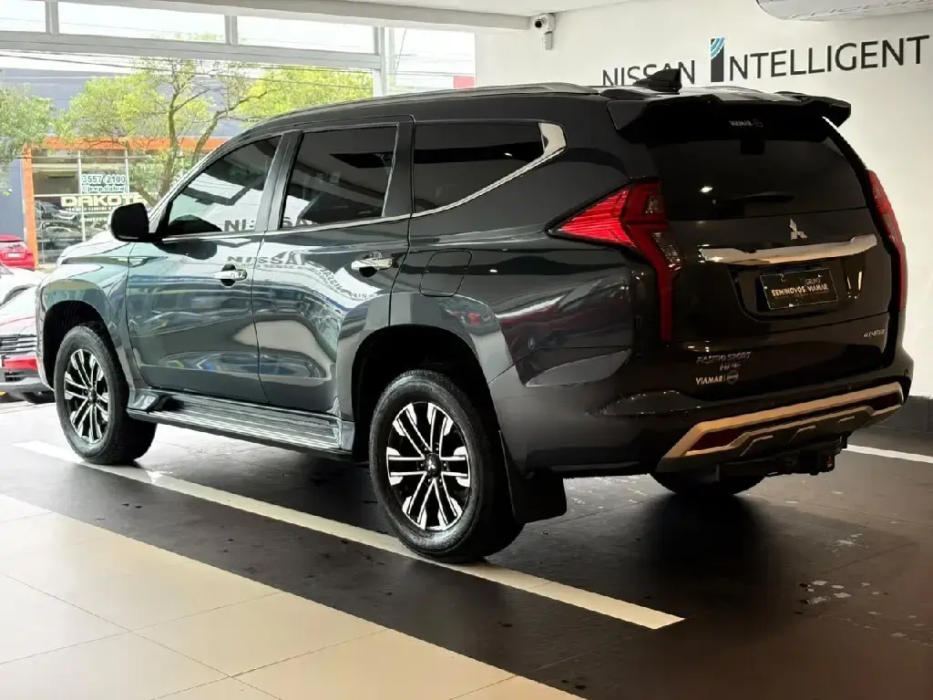 galeria PAJERO SPORT