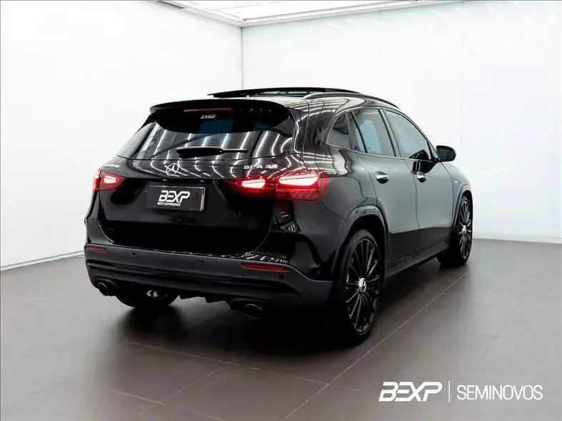 galeria GLA 35 AMG