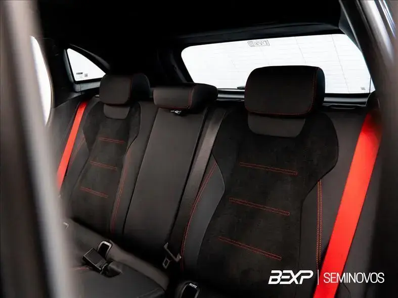 galeria GLA 35 AMG