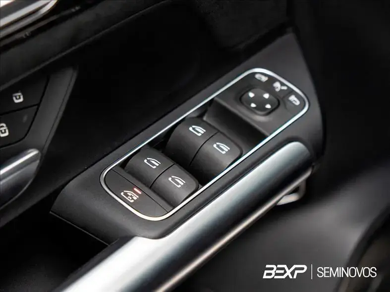 galeria GLA 35 AMG
