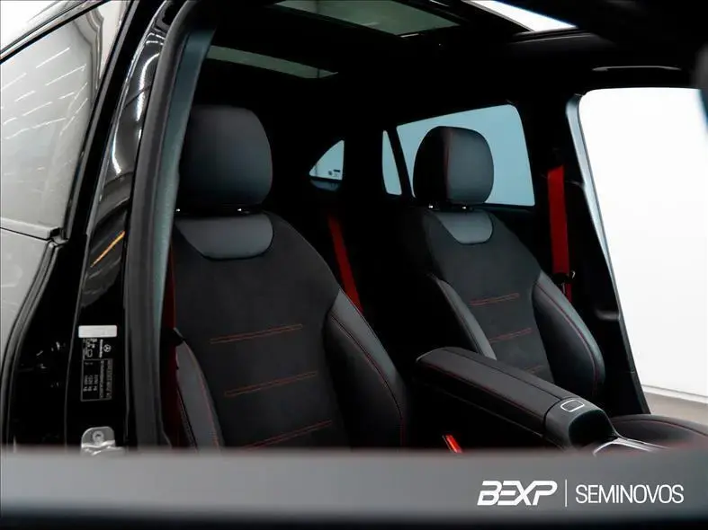 galeria GLA 35 AMG