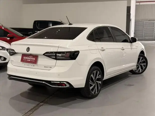 Volkswagen VIRTUS 1.0 200 TSI HIGHLINE AUTOMÁTICO