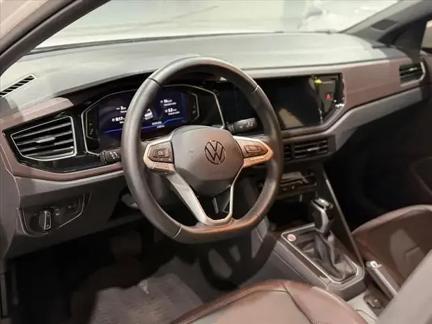 Volkswagen VIRTUS 1.0 200 TSI HIGHLINE AUTOMÁTICO