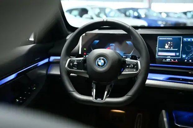Bmw 530e M Sport 2.0 Turbo (Aut.) (Híb.)