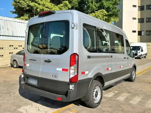 Ford TRANSIT 2.0 ECOBLUE DIESEL MINIBUS 14+1 L3H2 AUTOMÁTICO