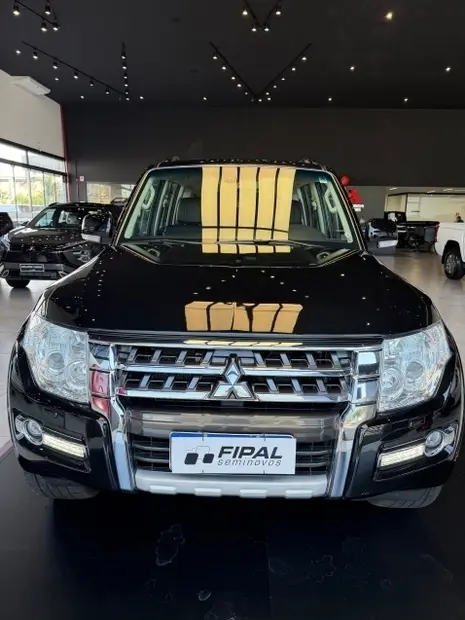 Mitsubishi PAJERO FULL 3.2 HPE 4X4 16V TURBO INTERCOOLER DIESEL 4P AUTOMÁTICO
