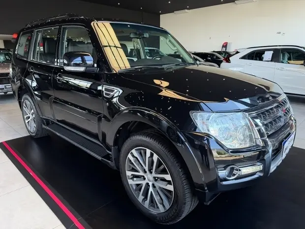 Mitsubishi PAJERO FULL 3.2 HPE 4X4 16V TURBO INTERCOOLER DIESEL 4P AUTOMÁTICO