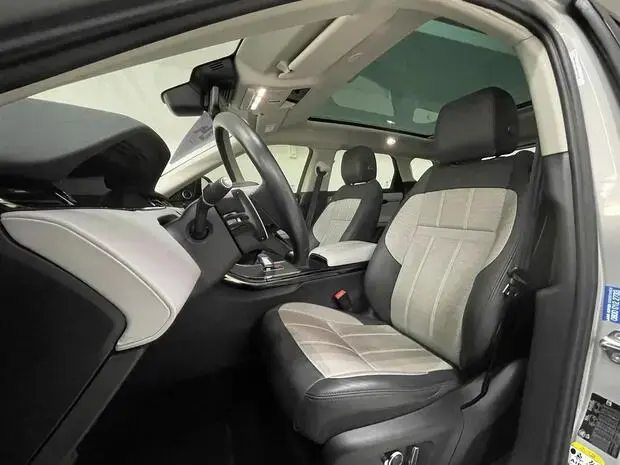 Land Rover Range Rover Evoque HSE R-Dynamic 2.0 P250 AWD (Aut)