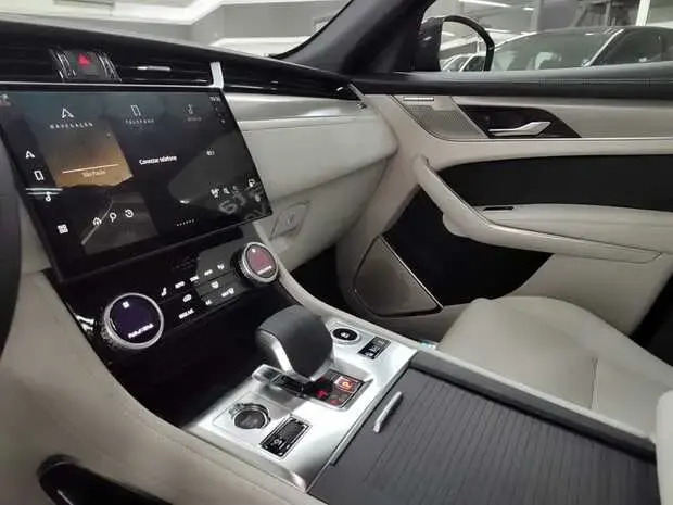 Jaguar F-Pace 2.0 R-Dynamic SE 404cv (Híbrido)