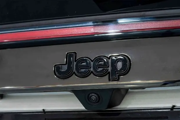 Jeep COMMANDER 2.0 HURRICANE 4 TURBO GASOLINA BLACKHAWK AT9