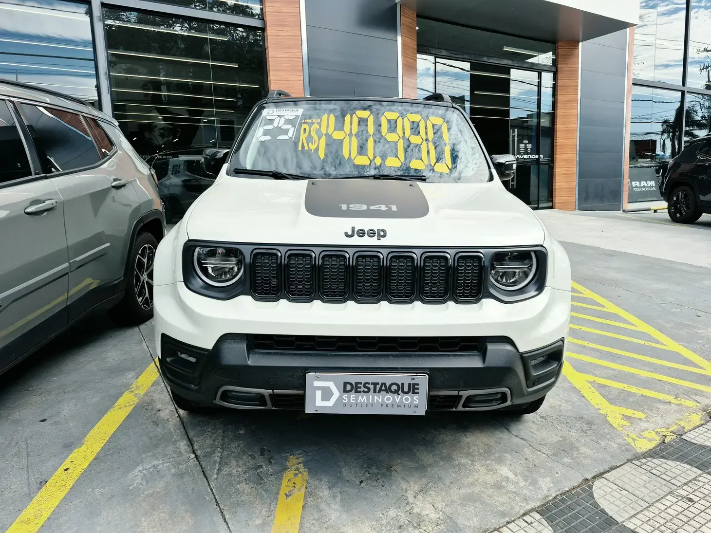 galeria RENEGADE