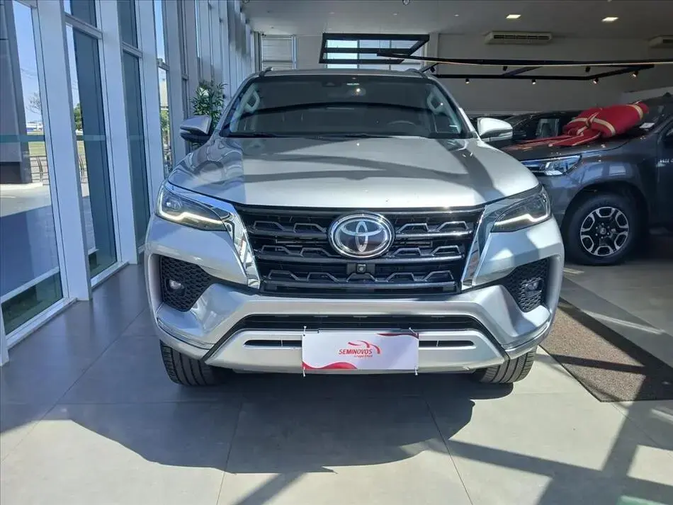 Hilux Sw4 2.8 D-4D Turbo Diesel Srx 4X4 Automático