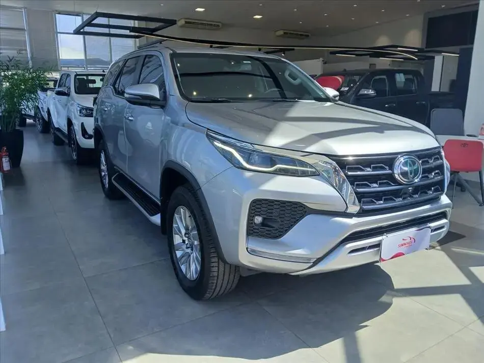 Hilux Sw4 2.8 D-4D Turbo Diesel Srx 4X4 Automático 2