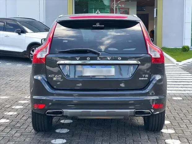 Volvo XC60 2.0 T5 MOMENTUM GASOLINA 4P AUTOMÁTICO