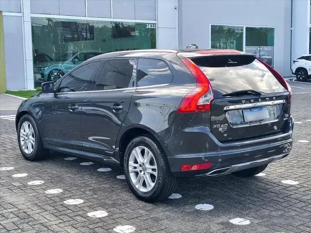 Volvo XC60 2.0 T5 MOMENTUM GASOLINA 4P AUTOMÁTICO