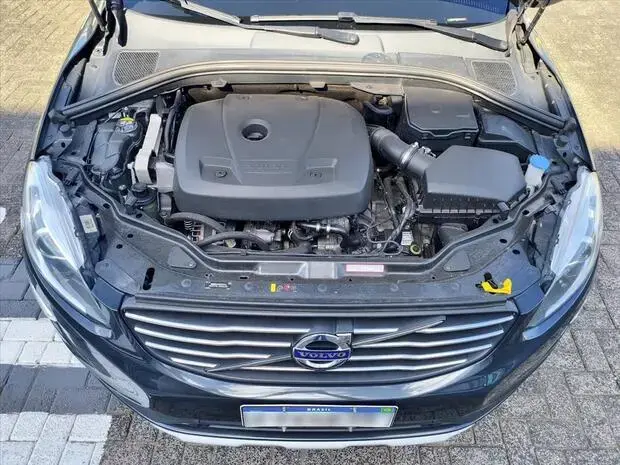 Volvo XC60 2.0 T5 MOMENTUM GASOLINA 4P AUTOMÁTICO