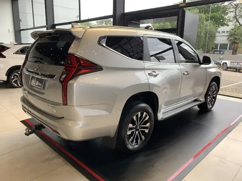 galeria PAJERO SPORT