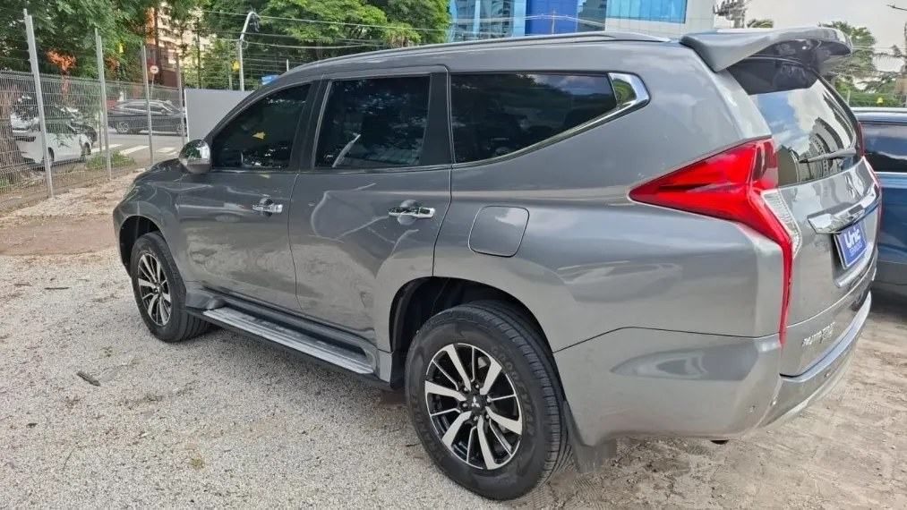 galeria PAJERO SPORT