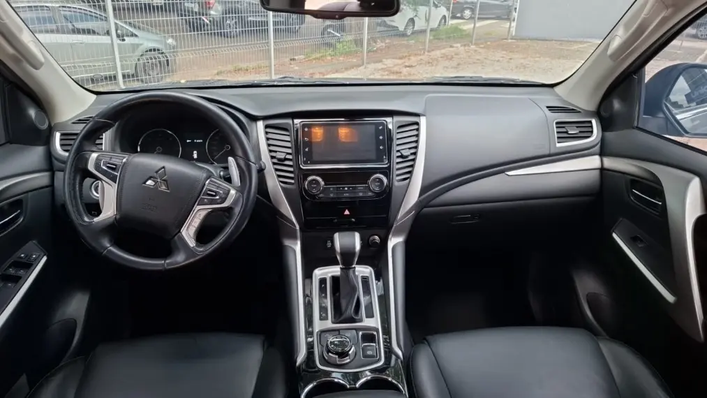 galeria PAJERO SPORT