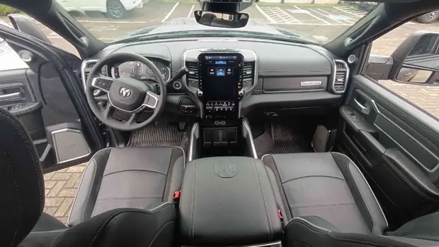 Ram 3500 6.7 I6 TURBO DIESEL LARAMIE CD 4X4 AUTOMÁTICO