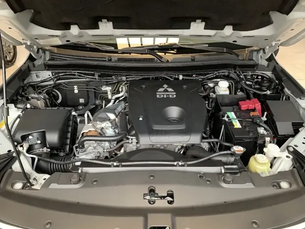 Mitsubishi PAJERO SPORT 2.4 16V MIVEC TURBO DIESEL HPE AWD AUTOMÁTICO